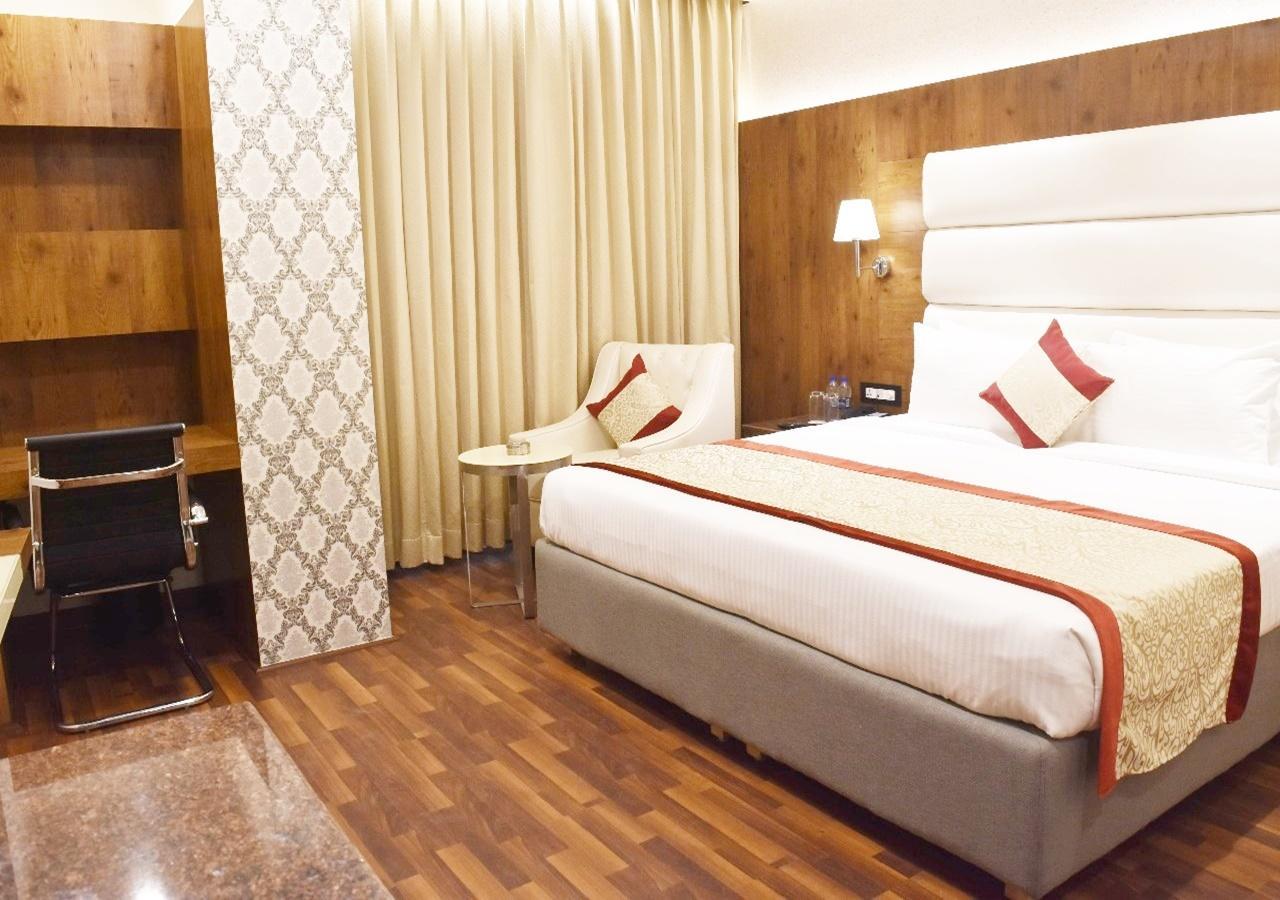 Ss Lumina Hotel Bangalore Dış mekan fotoğraf